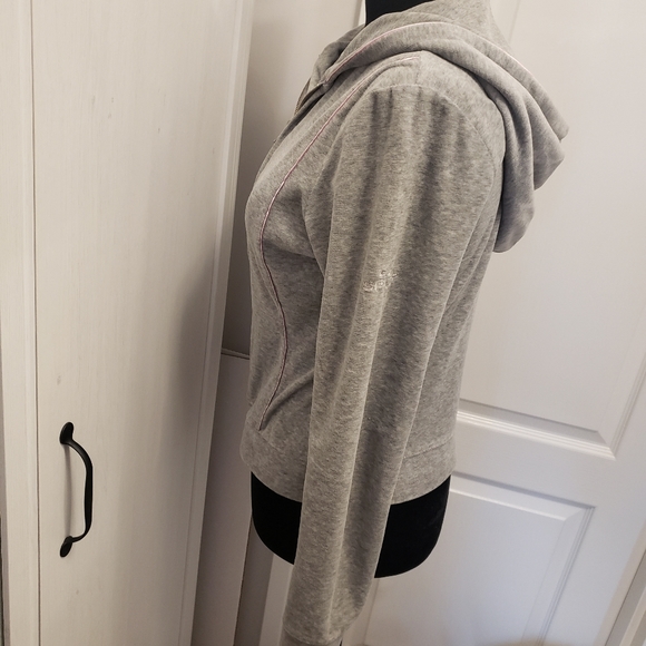 Grey sweater w/pink stripes - Picture 2 of 2